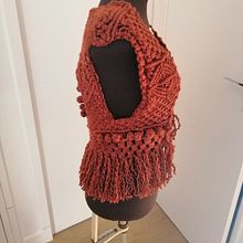 Mon projet du cours : Macramé : créez des vêtements uniques. Accessor, Design, Arts, Crafts, Fiber Arts, Macramé, and Textile Design project by Amal Karrouach - 03.22.2022