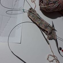 Meu projeto do curso: Design e confecção de roupas de tricô sem costura com agulhas circulares. Accessor, Design, Fashion Design, Fiber Arts, DIY, and Knitting project by Jana Perelló - 03.23.2022
