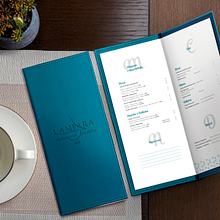LAMPARA | Menu design. Een project van  Br, ing en identiteit y Redactioneel ontwerp van Chloe Ainhoa Lorente Garzón - 24.03.2022