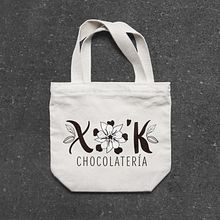 XOC . Un proyecto de Publicidad, Br, ing e Identidad y Diseño gráfico de Iridiana Guevara - 25.03.2022