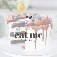 eat me ,proyecto de repostería fit a domicilio. Design, and Traditional illustration project by Paolita Frías - 03.25.2022