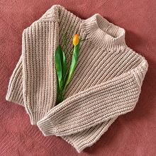 Hygge Sweater: Creating Garments Using Crochet. Fashion Design, Fiber Arts, DIY, Crochet, and Textile Design project by Karen Guzmán - 03.30.2022