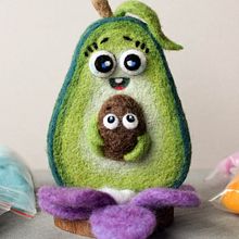 Maternità in chiave art toys. Un proyecto de Diseño de personajes, Artesanía, Diseño de juguetes, Tejido, Needle felting y Diseño textil de Alessandra CosettedArte - 30.03.2022