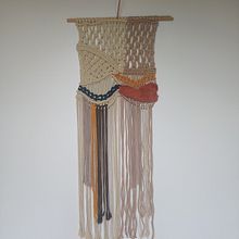 Il mio progetto del corso: Macraweave: combina macramè e tecniche di tessitura. Projekt z dziedziny Projektowanie dodatków, Projektowanie wnętrz,  Dekoracja wnętrz,  Tkactwo, Makrama, Tkanie, Wzornictwo tekst i liów użytkownika Barbara Soldani - 03.04.2022