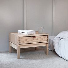 Mesa de noche Baiges. Un projet de Design, Fabrication de mobilier , et Artisanat de Taller Piccolo - 07.04.2022