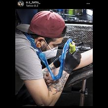 Tocando la tinta. Design projeto de Jonathan Ospina - 06.04.2022