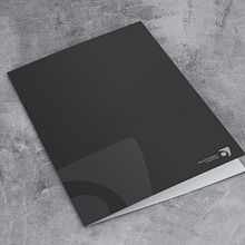 Corporate paper folder. Design, Design Management, Graphic Design, Marketing, and Advertising project by Jakson Policarpi - 11.23.2021