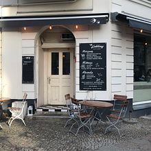 Liebling Ein Projekt aus dem Bereich Lettering, H, Lettering, Bildende Künste, H, werk, Logodesign und Traditionelle Illustration von Elena Albertoni - 11.04.2022