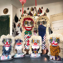 Knock Down Portrait Family. Un progetto di Belle arti, Fiber Art, Textile Design e Scultura di Trish Andersen - 12.04.2022