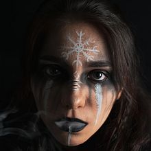 Fotografías de retrato - Retoque digital . Un proyecto de Fotografía, Post-producción fotográfica		, Fotografía de retrato y Fotografía de estudio de Mateo Flaker - 31.10.2021