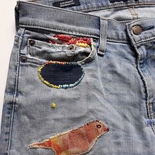 Mending the jeans of my son. Arts, and Crafts project by Johanna Fontier - 04.15.2022