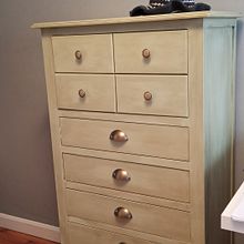 Comoda efecto envejecido. Arts, Crafts, Furniture Design, Making, Interior Design, Painting, DIY, Upc, cling, Decorative Painting, Furniture Restoration, Upc, and cling project by Ascen Hernandez Sanchez - 04.23.2022