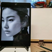 Her Name is Jung. Pencil Drawing, Portrait Drawing, and Portrait Photograph project by Jaime GOMEZ - 04.24.2022