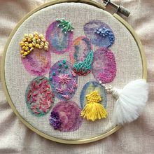 Mi Proyecto del curso: Técnicas básicas de bordado y acuarela. Un proyecto de Pintura, Pintura a la acuarela, Bordado y Diseño textil de Tere Vázquez Hernández - 24.04.2022