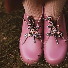 Nice Laces. Un proyecto de Pattern Design de Michelle Parascandolo - 25.04.2022