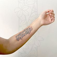 Mi Proyecto del curso: Tatuaje botánico "Jazmín" Ein Projekt aus dem Bereich Traditionelle Illustration, Tattoodesign und Botanische Illustration von Manuel J. Iniesta - 25.04.2022