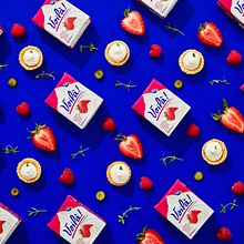 Fruit tart. Een project van Fotografie,  Art direction, Patroonontwerp, Productfotografie, Culinaire fotografie, Fotografie voor Instagram, Fotografische compositie, Food St y ling van tivollina - 28.04.2022