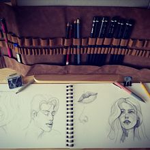 Sortir de sa zone de confort . Un proyecto de Bocetado, Dibujo, Dibujo de Retrato, Dibujo artístico y Sketchbook de Charlène Doeuff - 29.04.2022