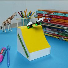 My project for course: Introduction to Stop Motion: Create Animated Loops. Projekt z dziedziny  Animacja, Animacja poklatkowa, Stor i board użytkownika Anna Gromova - 26.04.2022