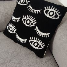 My project for course: Punch Needle XL Embroidery. Un progetto di Ricamo, Interior Design, Punch needle e Textile Design di Patrícia - 01.04.2022