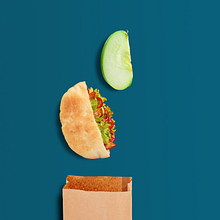 Meu projeto do curso: GIFs animados para Instagram no Photoshop. Photograph, Animation, Stop Motion, Social Media, Product Photograph, Instagram, and Social Media Design project by Mônica Pereira Silva - 04.27.2022