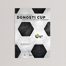 DONOSTI CUP - 25 Aniversario. Un projet de Design , Illustration traditionnelle, Collage, Conception d'affiches , et Conception éditoriale de Jokin Fernández - 07.05.2022