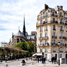 My project for course: Architectural Sketching with Watercolor and Ink. Sketching, Drawing, Watercolor Painting, Architectural Illustration, Sketchbook & Ink Illustration project by Camille Lemaitre - 05.08.2022