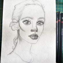 Il mio progetto del corso: Ritratto su blocco da disegno: esplora il volto umano Ein Projekt aus dem Bereich Skizzenentwurf, Zeichnung, Porträtzeichnung, Artistische Zeichnung und Sketchbook von Silvia Scherma - 09.05.2022