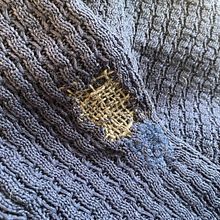My project for course: Visible Mending: Colorful Knitwear Repair. Un proyecto de Diseño de moda, Bordado, Costura, Tejido, Upc, cling, Telar y Diseño textil de Esther Marie Hayes - 11.05.2022
