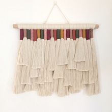 Mi proyecto del curso: Macramé: técnicas de tejido envuelto. Projekt z dziedziny Craft,  Dekoracja wnętrz,  Tkactwo, Makrama, Farbowanie tkanin, Wzornictwo tekst i liów użytkownika Patricia - 12.05.2022