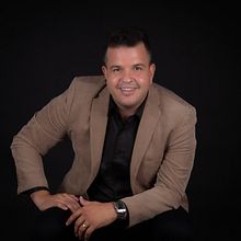 Meu projeto do curso: Direção de pessoas para sessão fotográfica . Fotografi, Fotografi Potret, Pencaha, Dan aan Fotografi proyek oleh Julio Moraes - 05.13.2022