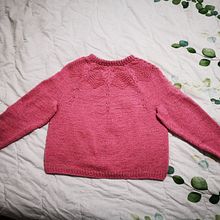 Mi proyecto del curso: Diseño y tejido de prendas de punto sin costuras con agujas circulares. Un proyecto de Diseño de complementos, Diseño de moda, Tejido, DIY y Tejido de punto de María Guadalupe Hernández Pájaro - 14.05.2022