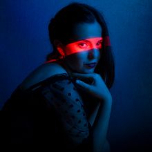 Red Line. Un proyecto de Fotografía, Fotografía de retrato, Iluminación fotográfica, Fotografía de estudio, Fotografía digital y Fotografía artística de Jose Fco. Góngora Pellicer - 19.05.2022