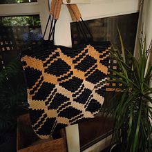 Bolso tapestry. Un proyecto de Diseño de complementos, Pattern Design, Tejido, DIY, Crochet y Diseño textil de maies81 - 20.05.2022