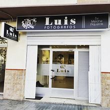 Luminoso, banderola y vinilo cristales . % Laura Muñoz tarafından hazırlanan Tasarım projesi - 05.21.2022