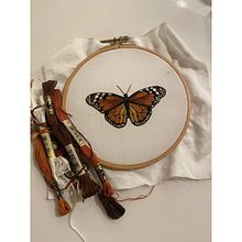 My project for course: Realistic Embroidery Techniques. Traditional illustration, Embroider, and Textile Design project by lenira.gorbunova - 05.22.2022