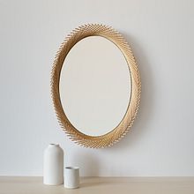 Mooda Mirror. Un proyecto de Diseño de complementos, Diseño y Diseño de producto de Urvi Sharma - 23.05.2022
