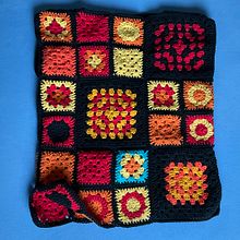 Mein Kursprojekt: Granny-Squares: Häkle deinen Pullover. Un projet de St, lisme, Art textile, DIY, Crochet , et Design textile de julia_moest - 13.04.2022