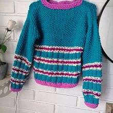 Mi proyecto del curso: Introducción al tejido de punto de prendas oversize. Un progetto di Design di accessori, Fashion design, Fiber Art e Maglia di Andrea Veronica Barrera Aguayo - 26.05.2022