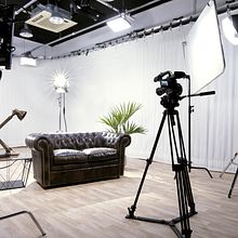 Plató Webcast. Un progetto di Cinema, video e TV, Video, TV, Produzione audiovisiva e Produzione audiovisiva di AVisual STUDIOS - 27.05.2022