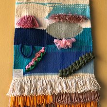 Meu projeto do curso: Técnicas de tecelagem manual para iniciantes. Een project van Craft,  Interieurdecoratie, Textiel, Weven y Textielontwerp van Vera Rodrigues - 28.05.2022