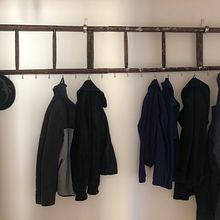 Garderobe aus einer alten Leiter. Un projet de Design , et Fabrication de mobilier de saskianiklas - 30.05.2022