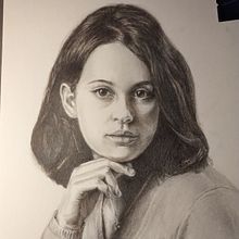 Mon projet du cours : Portrait réaliste au crayon graphite Ein Projekt aus dem Bereich Traditionelle Illustration, Bildende Künste, Skizzenentwurf, Bleistiftzeichnung, Zeichnung, Porträtzeichnung, Realistische Zeichnung, Artistische Zeichnung und Anatomische Zeichnung von vero_davidson - 01.06.2022