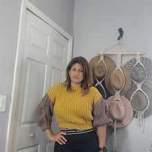 Mi proyecto del curso: Crochet: crea prendas con una sola aguja. Un proyecto de Diseño de moda, Tejido, DIY, Crochet y Diseño textil de Yasmelys Miyares - 02.06.2022