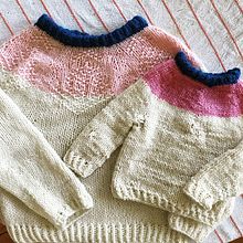 My project for course: Design and Creation of Seamless Knitwear with Circular Needles. Un progetto di Design di accessori, Fashion design, Fiber Art, DIY e Maglia di Tamanna Rahman - 02.06.2022