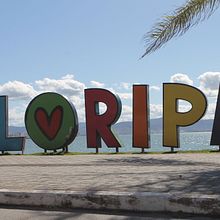 Colagem de apresentação. Colagem, Motion Graphics, Animação, 3D, Multimídia, e Stop Motion projeto de Lenon Coelho - 27.08.2022