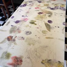 Mantel. Un progetto di Belle arti, Stampa, Illustrazione botanica, Tintura tessile, Design floreale e vegetale e Illustrazione di moda di Lourdes Almeida - 03.06.2022