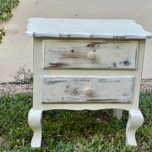 Mi proyecto del curso: Upcycling de muebles vintage con técnicas de pintura. Un proyecto de Artesanía, Diseño, creación de muebles					, Diseño de interiores, Pintura, DIY, Carpintería, Upc, cling, Pintura decorativa, Restauración, upc y cling de muebles de Erika Castañeda - 29.05.2022