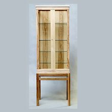 Ash Display Cabinet Ein Projekt aus dem Bereich Möbeldesign und - bau von Helen Welch - 31.05.2022
