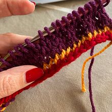 Mi proyecto del curso: Diseño y tejido de punto con la técnica jacquard. Un proyecto de Diseño de complementos, Tejido, Tejido de punto y Diseño textil de Sophie Resano - 12.06.2022